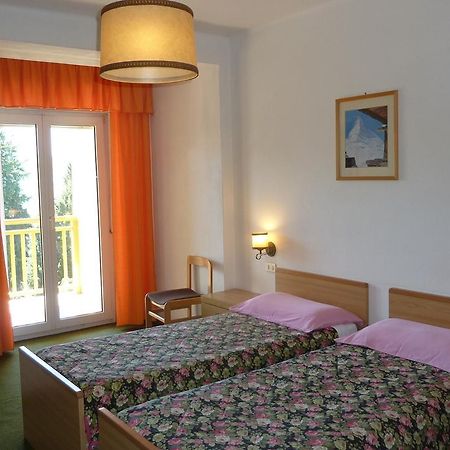 Hotel Terminus Levico Terme Eksteriør bilde