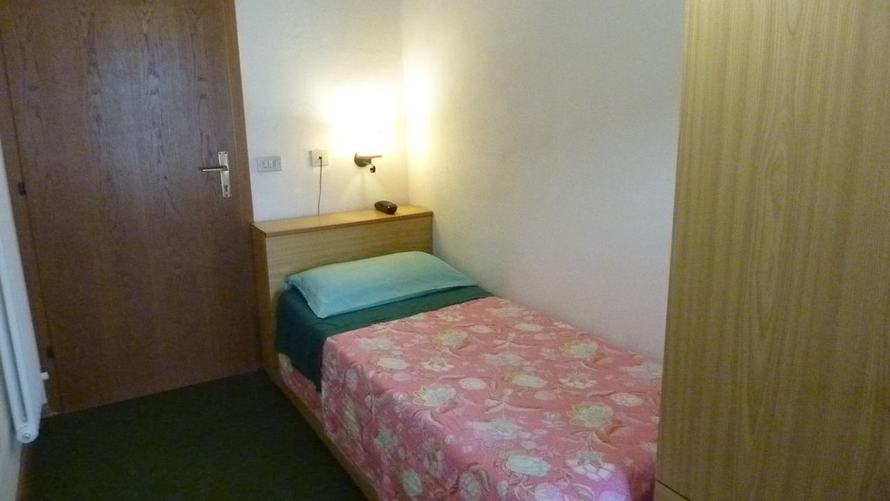 Hotel Terminus Levico Terme Eksteriør bilde