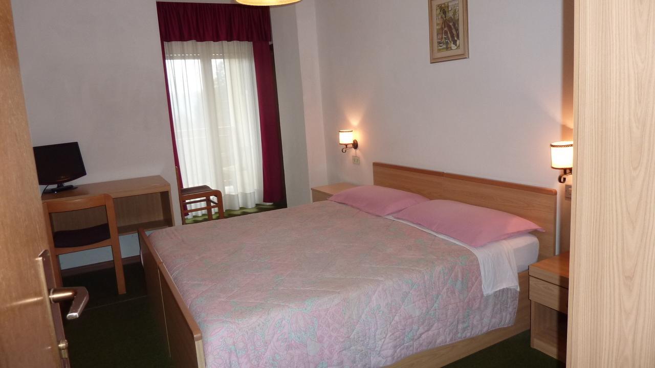 Hotel Terminus Levico Terme Eksteriør bilde