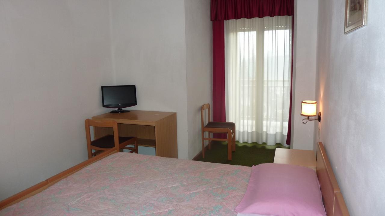 Hotel Terminus Levico Terme Eksteriør bilde